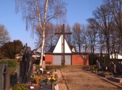 FriedhofGedenkstatte3